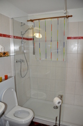 Badezimmer Ansicht 1